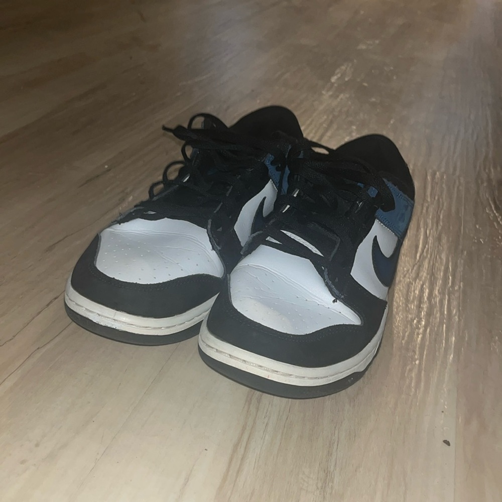 Brand - NIKE, Size - 9.5, Color- White, Black, Blue